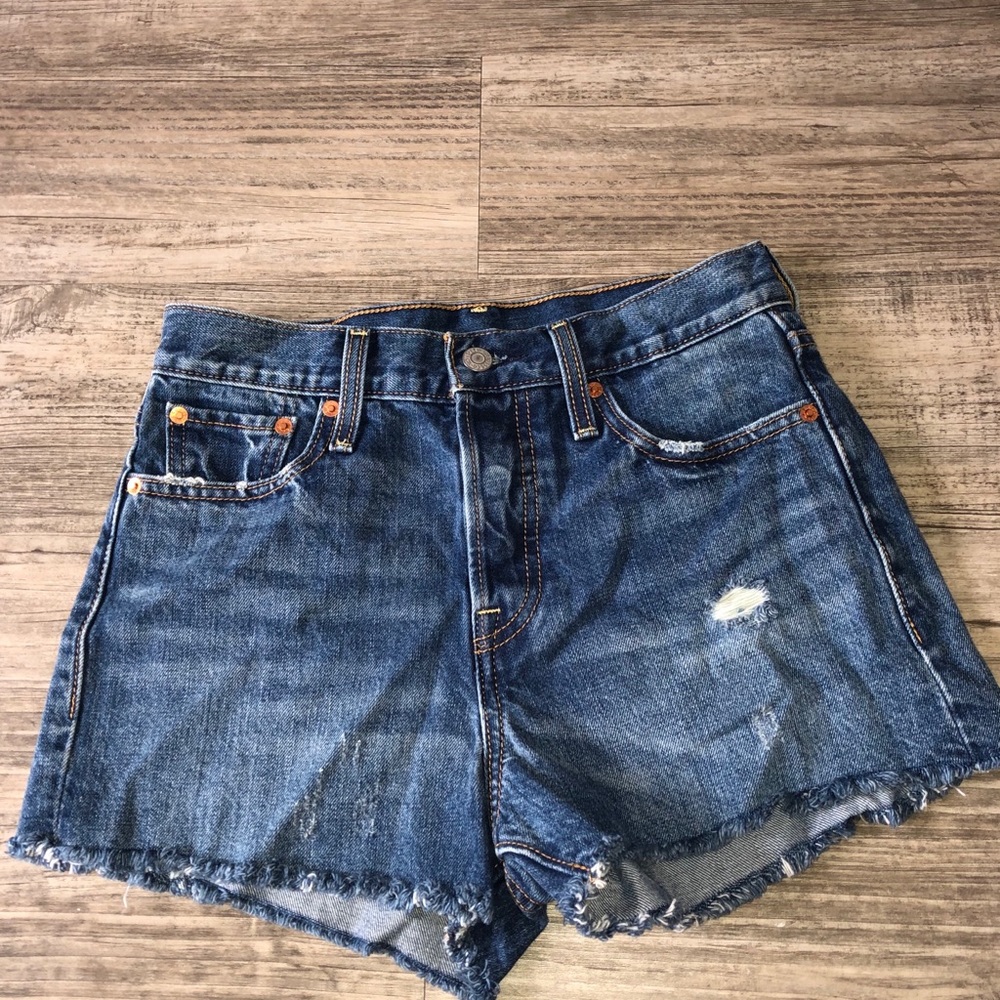 LEVI’S SHORTS!!! - Picture 3 of 4